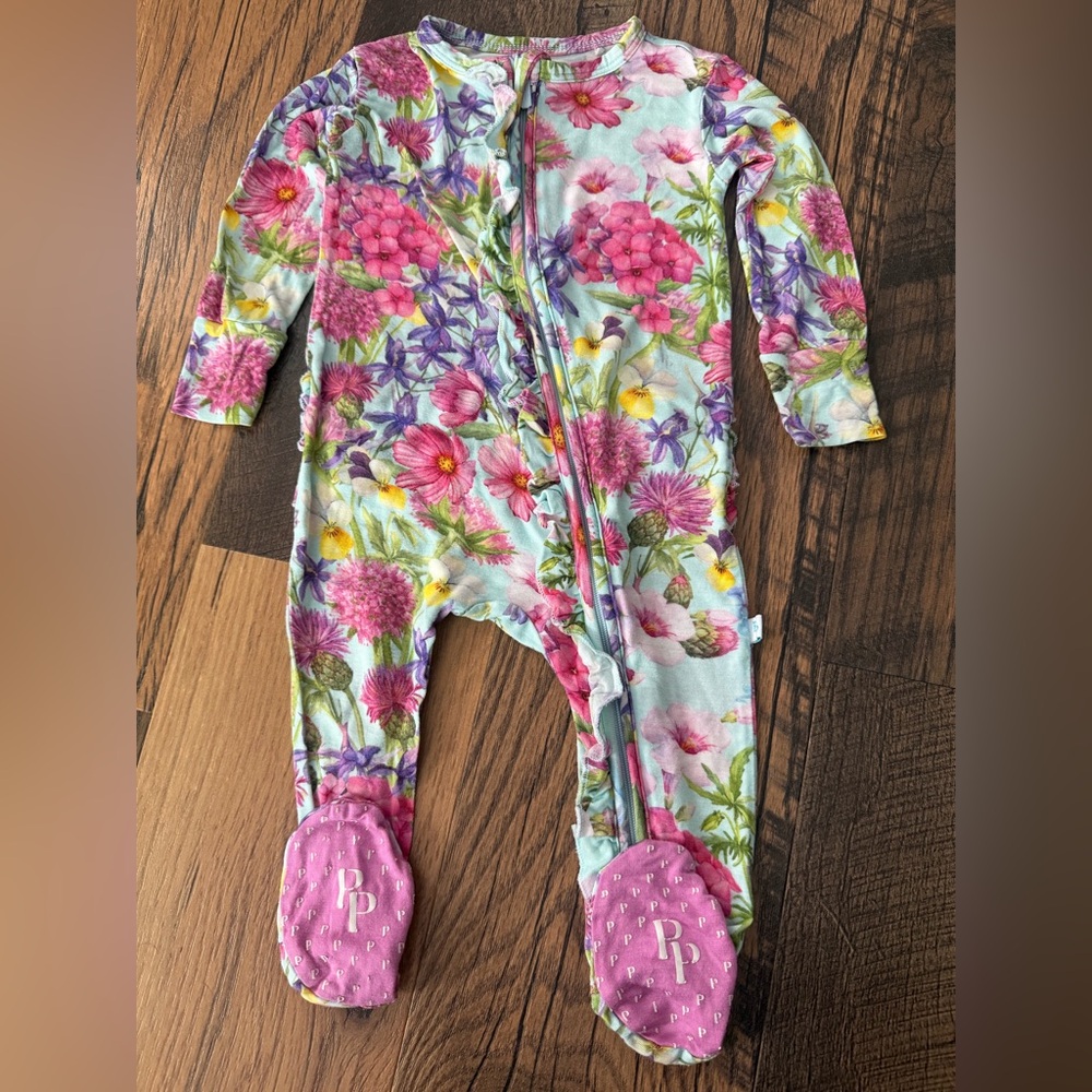 Posh Peanut Hadley -
Footie Ruffled
Zippered One Piece - Picture 4 of 8